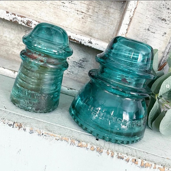 Vintage Glass Insulator Hemingway Teal Aqua Blue Green Flaws PAIR - Picture 1 of 10